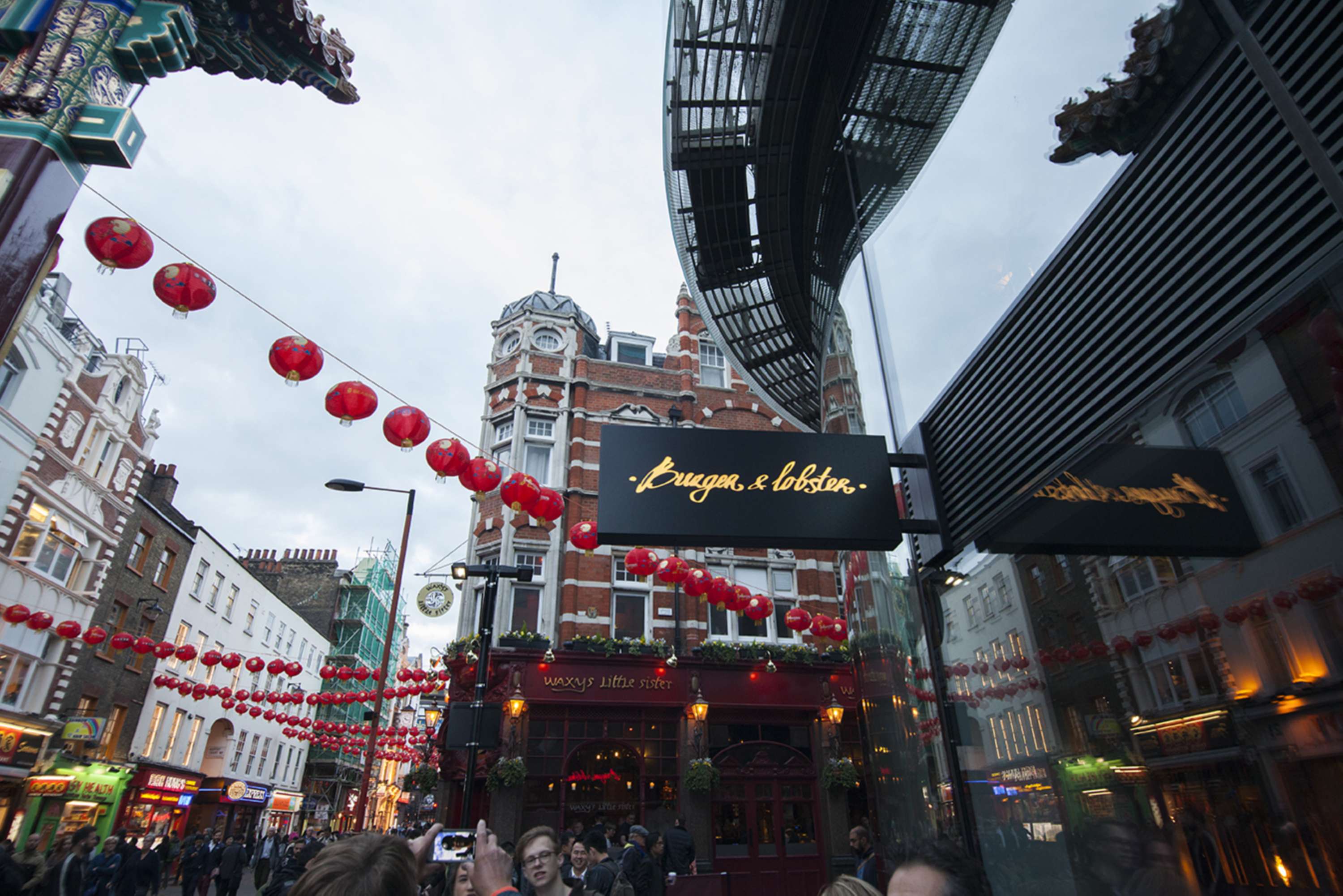 Custom GIFGIF Booth at Burger & Lobster, W Hotel London by LOOKLOOK_exp