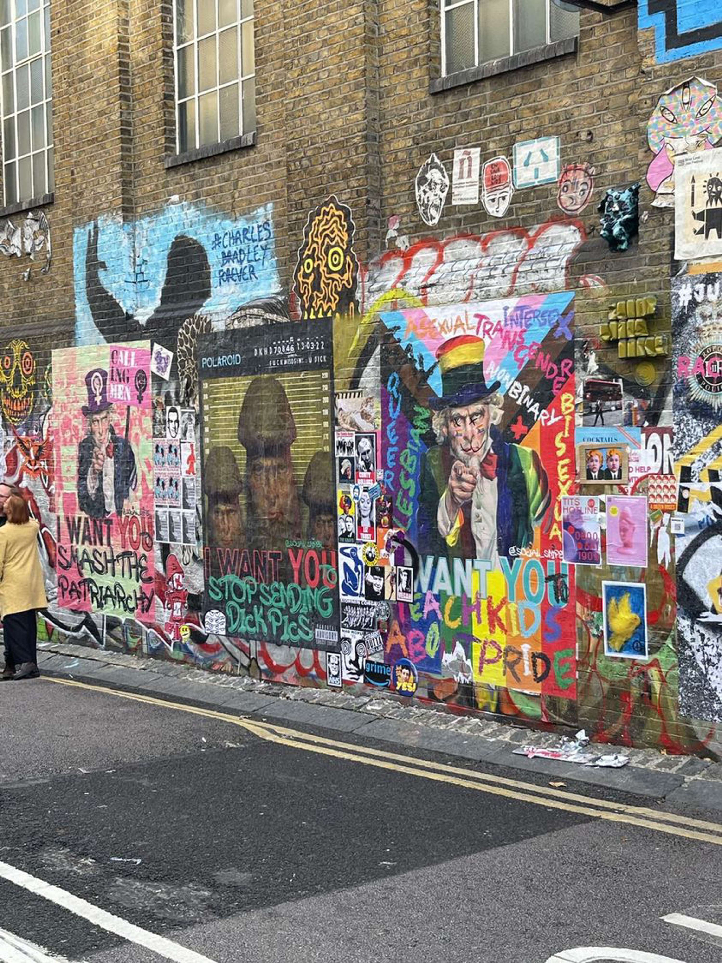 RISK HYPOCRISY AND CHANGE - STREET ART PROPAGANDA by SOCIAL SNIPER
