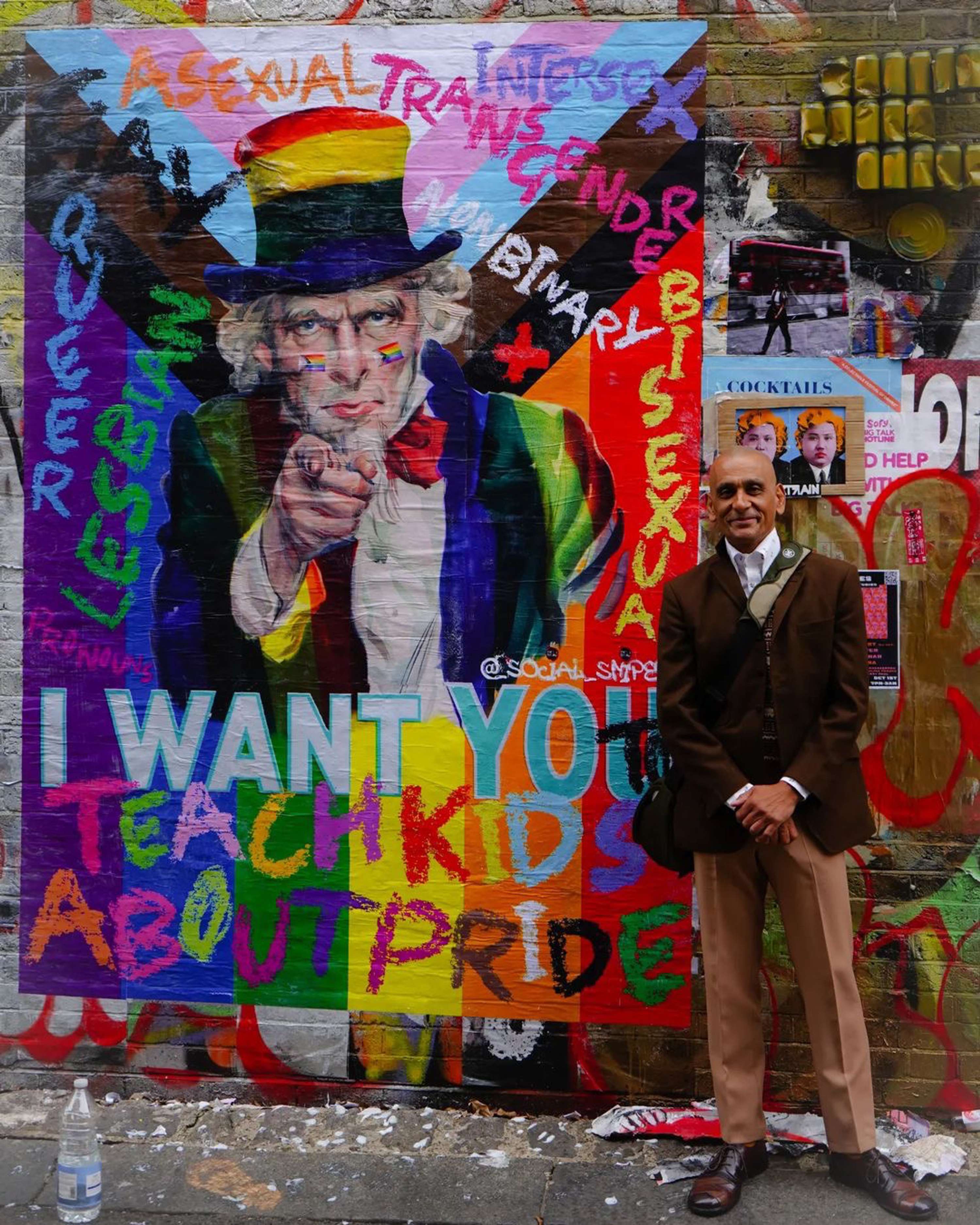 RISK HYPOCRISY AND CHANGE - STREET ART PROPAGANDA by SOCIAL SNIPER