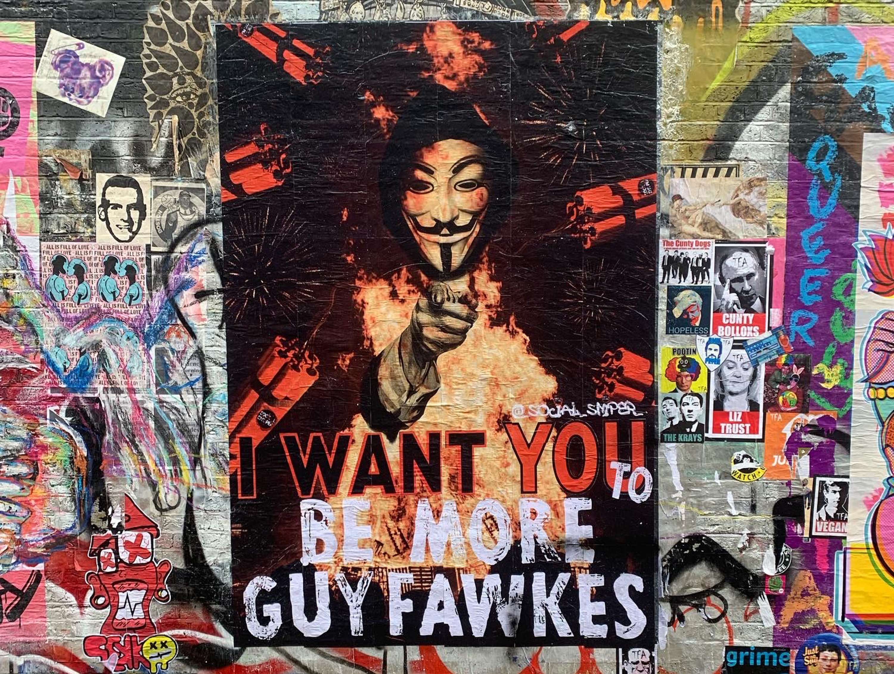 RISK HYPOCRISY AND CHANGE - STREET ART PROPAGANDA by SOCIAL SNIPER