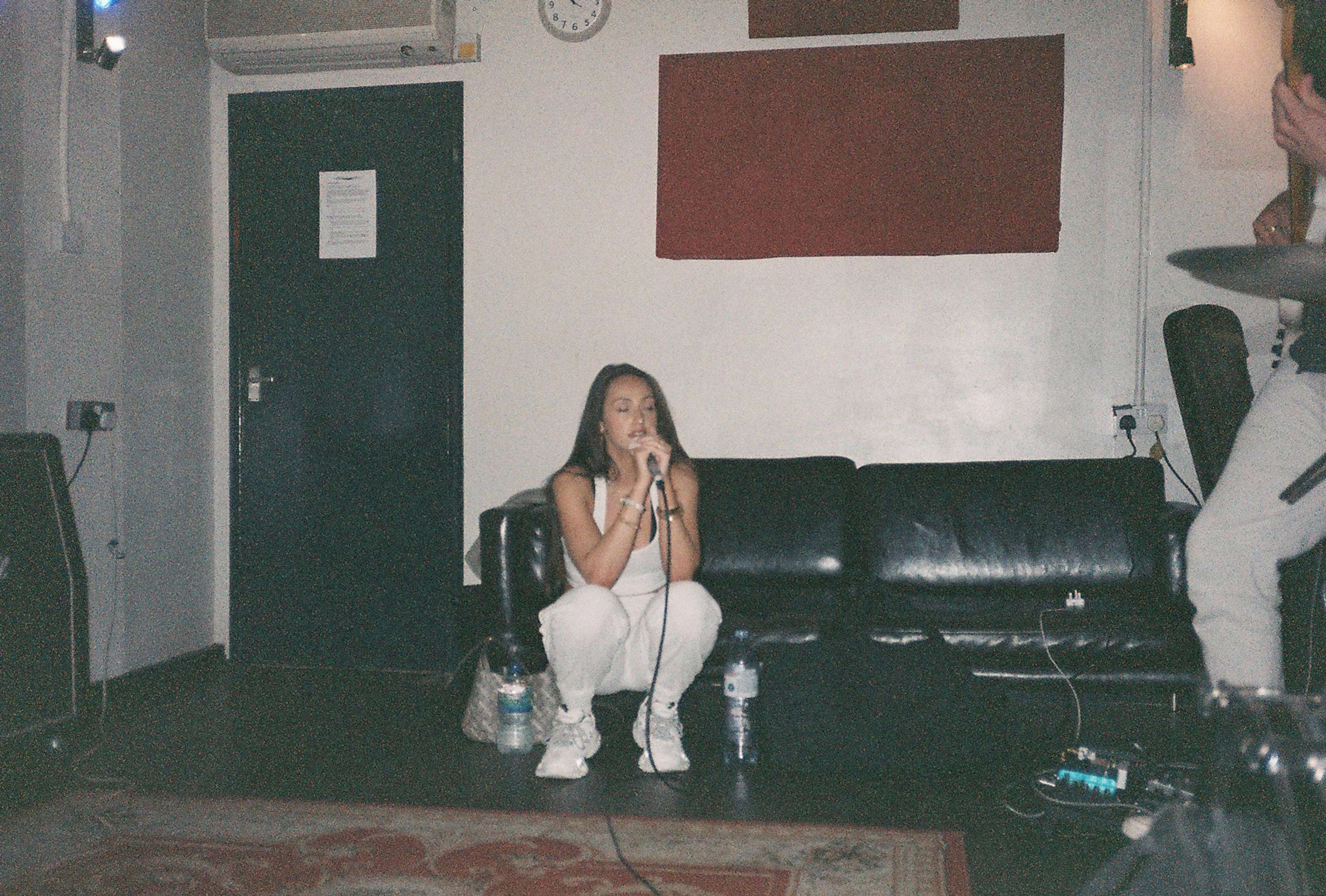 Studio session with Kate Stewart by Wannalog .