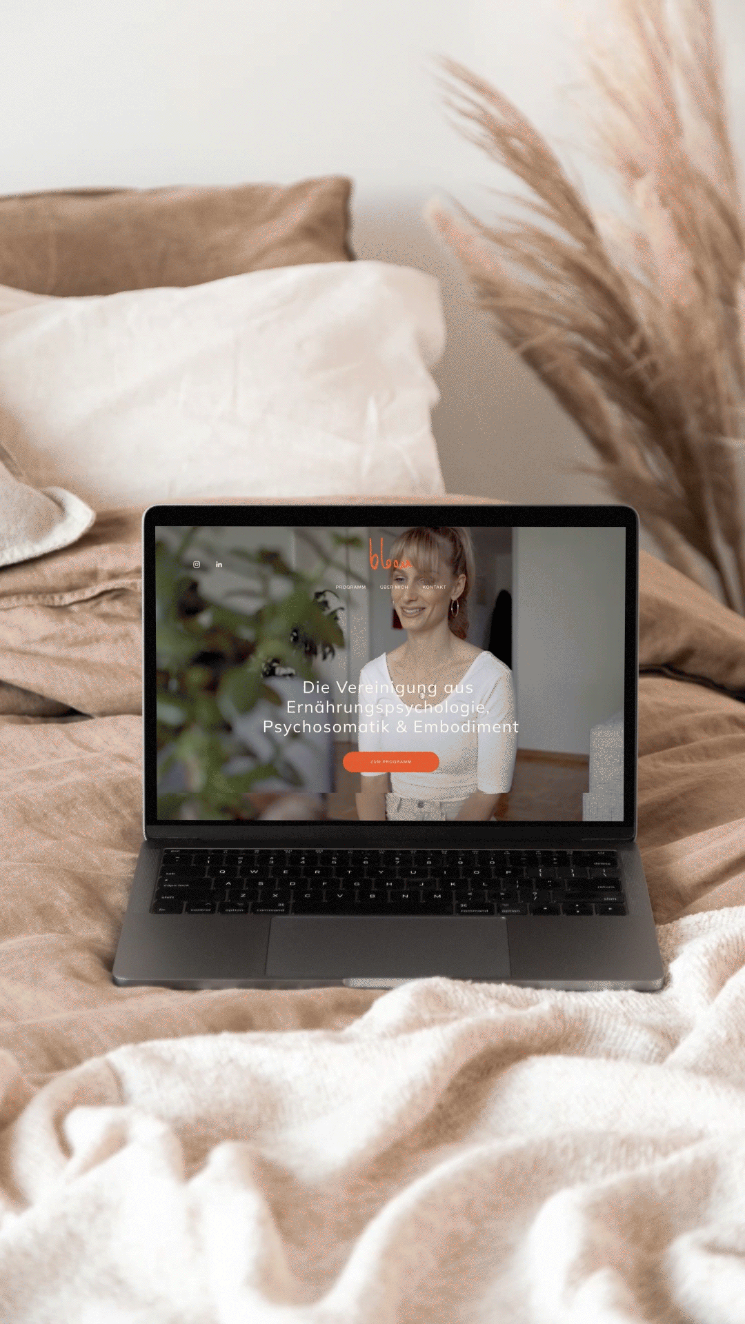 bloom | Startup Identity by Deborah Zellweger