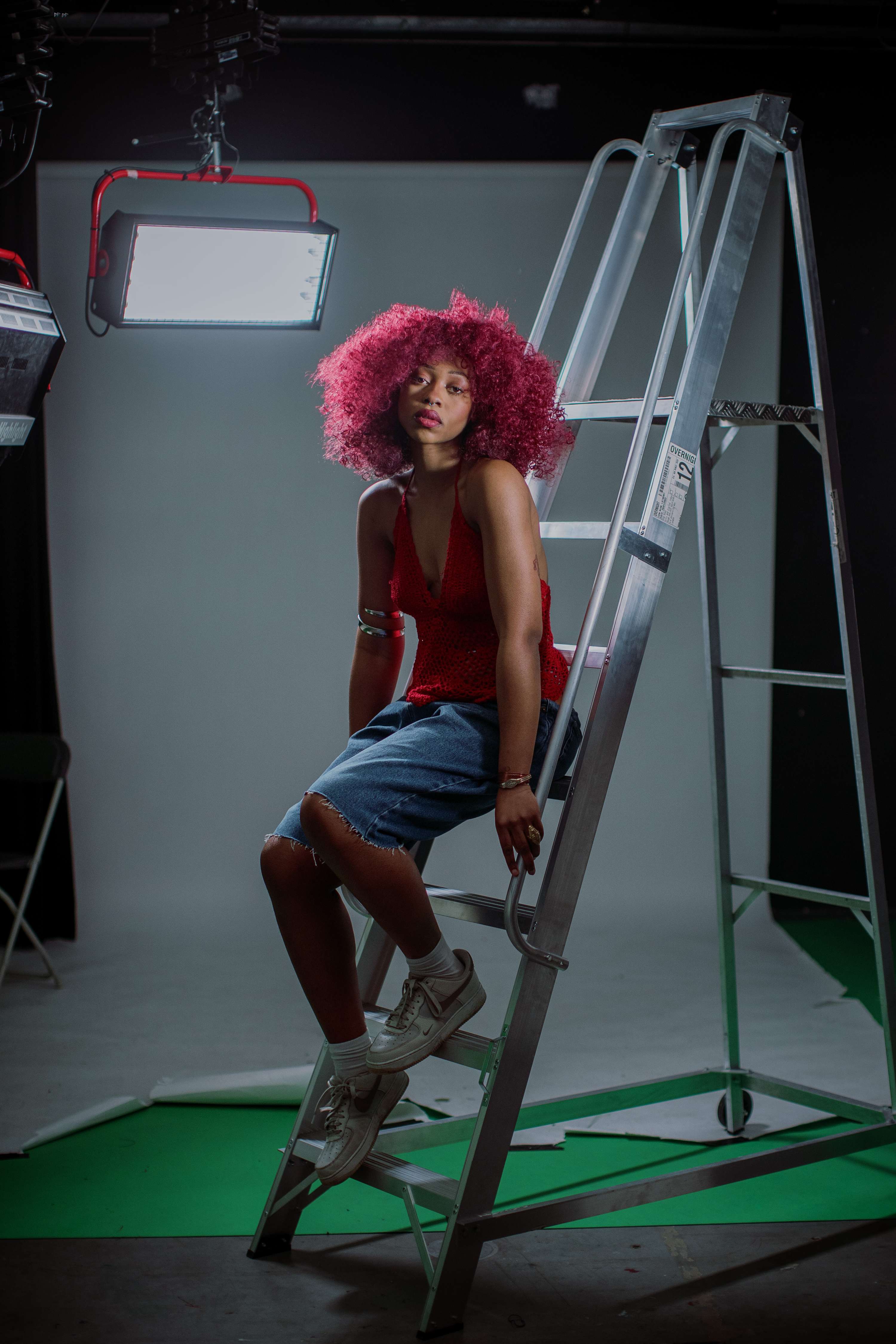 Creative Exploration through Studio Lighting: A Guest Lecture at the University of East London by Calvin Chinthaka
