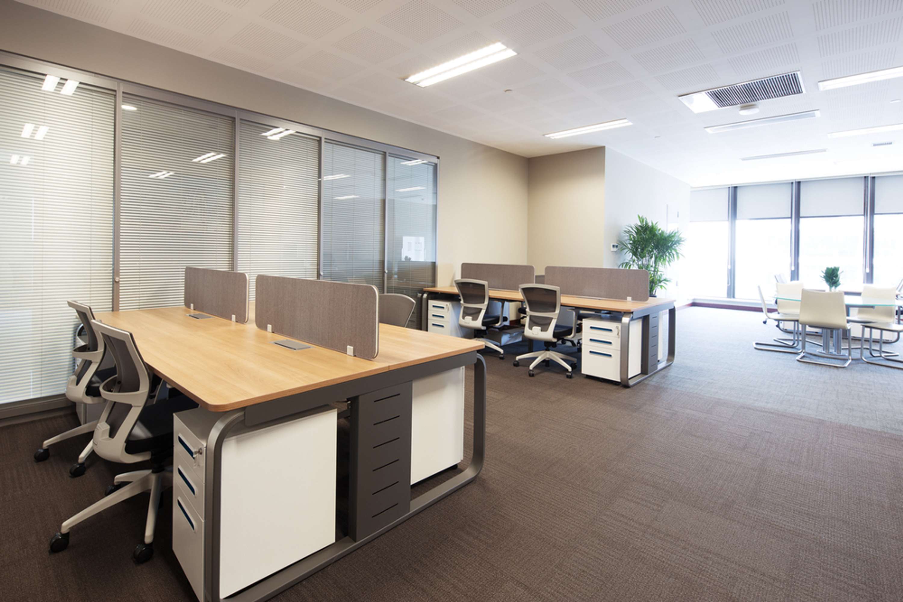 How Much Does Hot Desking Increase Spatial Efficiency? by Whizdom Club India