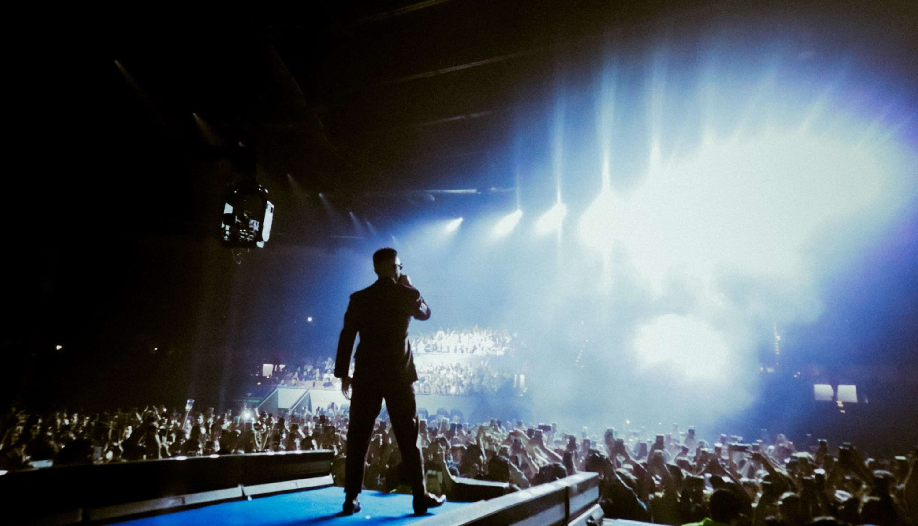 (live show) PM & TOUR MANAGER, C.TANGANA by Jonathan Izquierdo