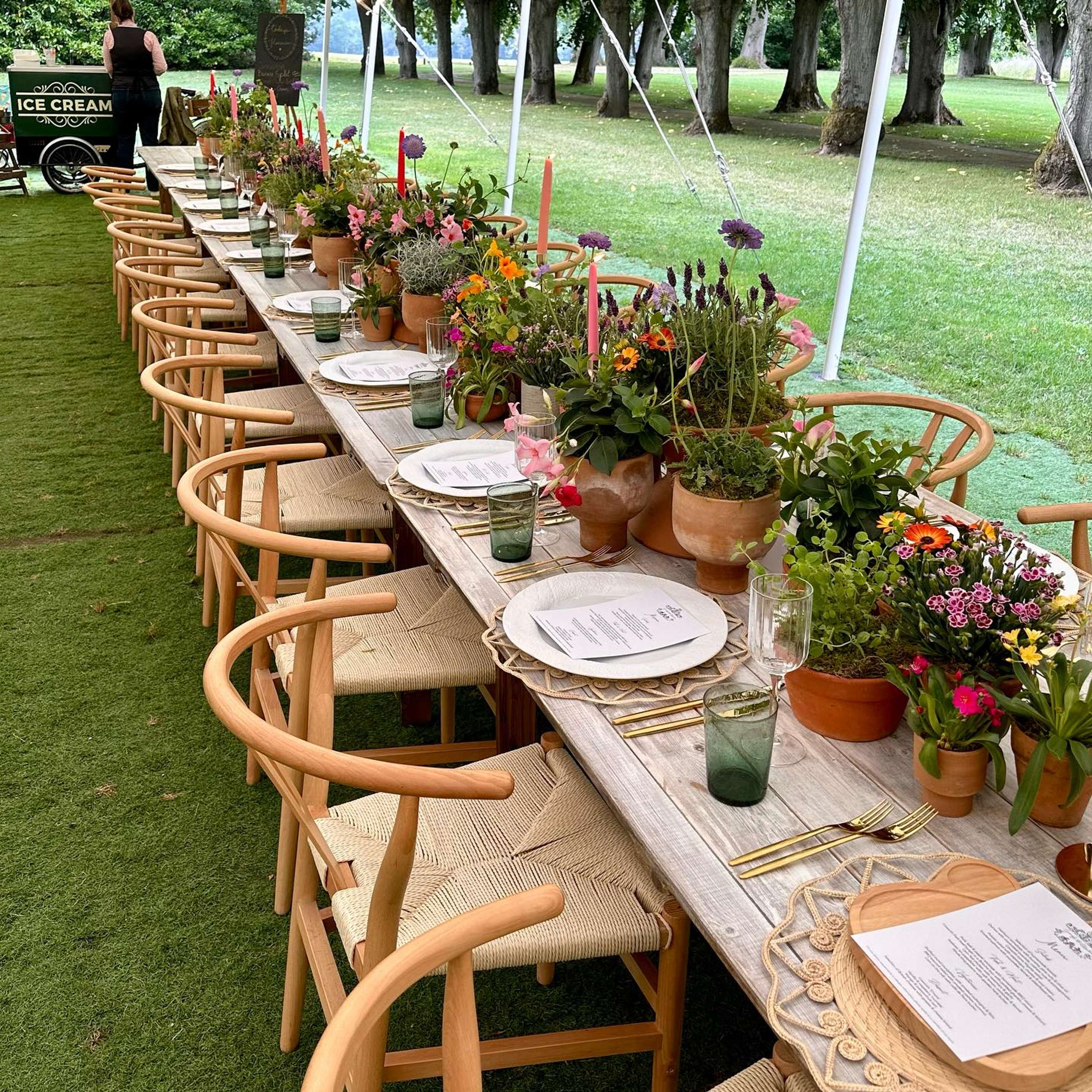 Table Styling & Illustration by Jenna Elsby-Bennett