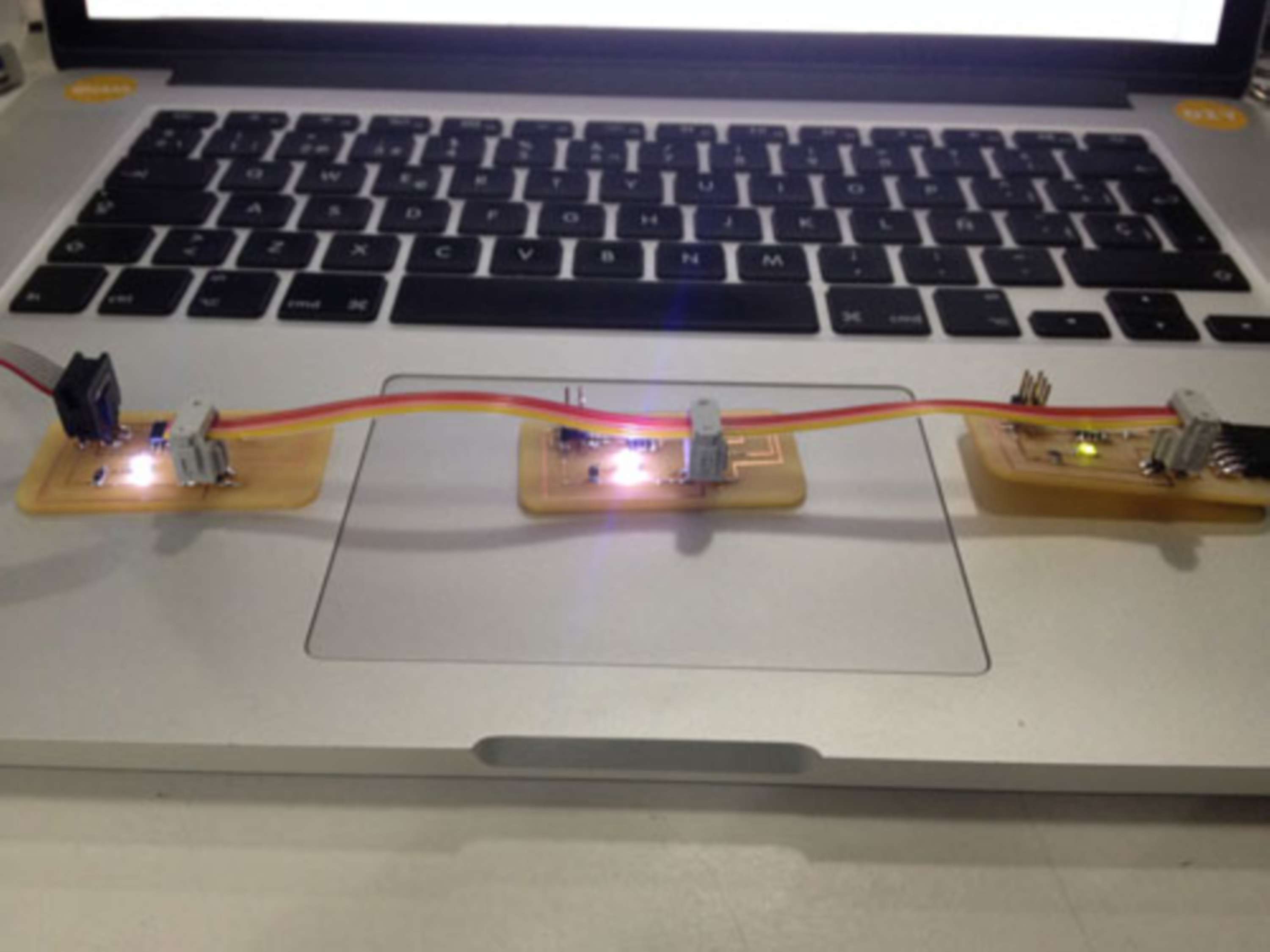 Electronic experiments by Arnau Tasies