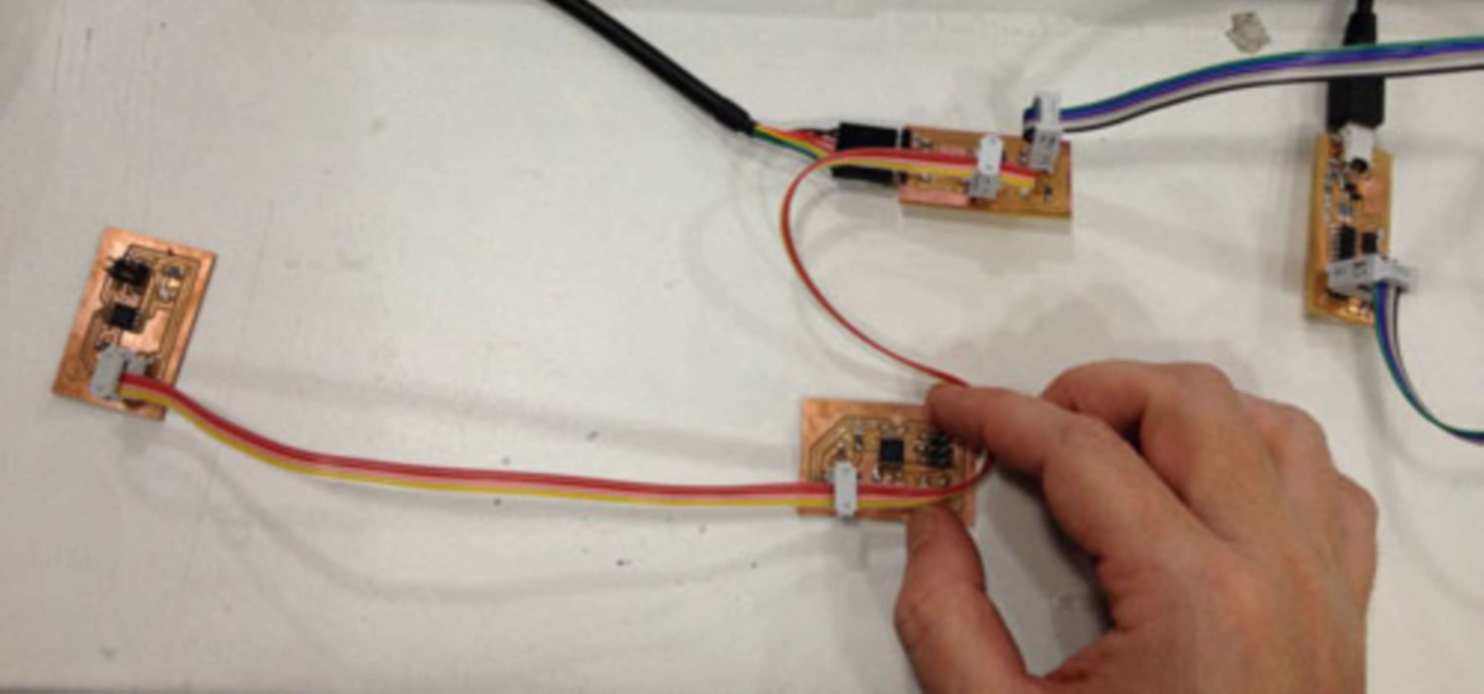 Electronic experiments by Arnau Tasies