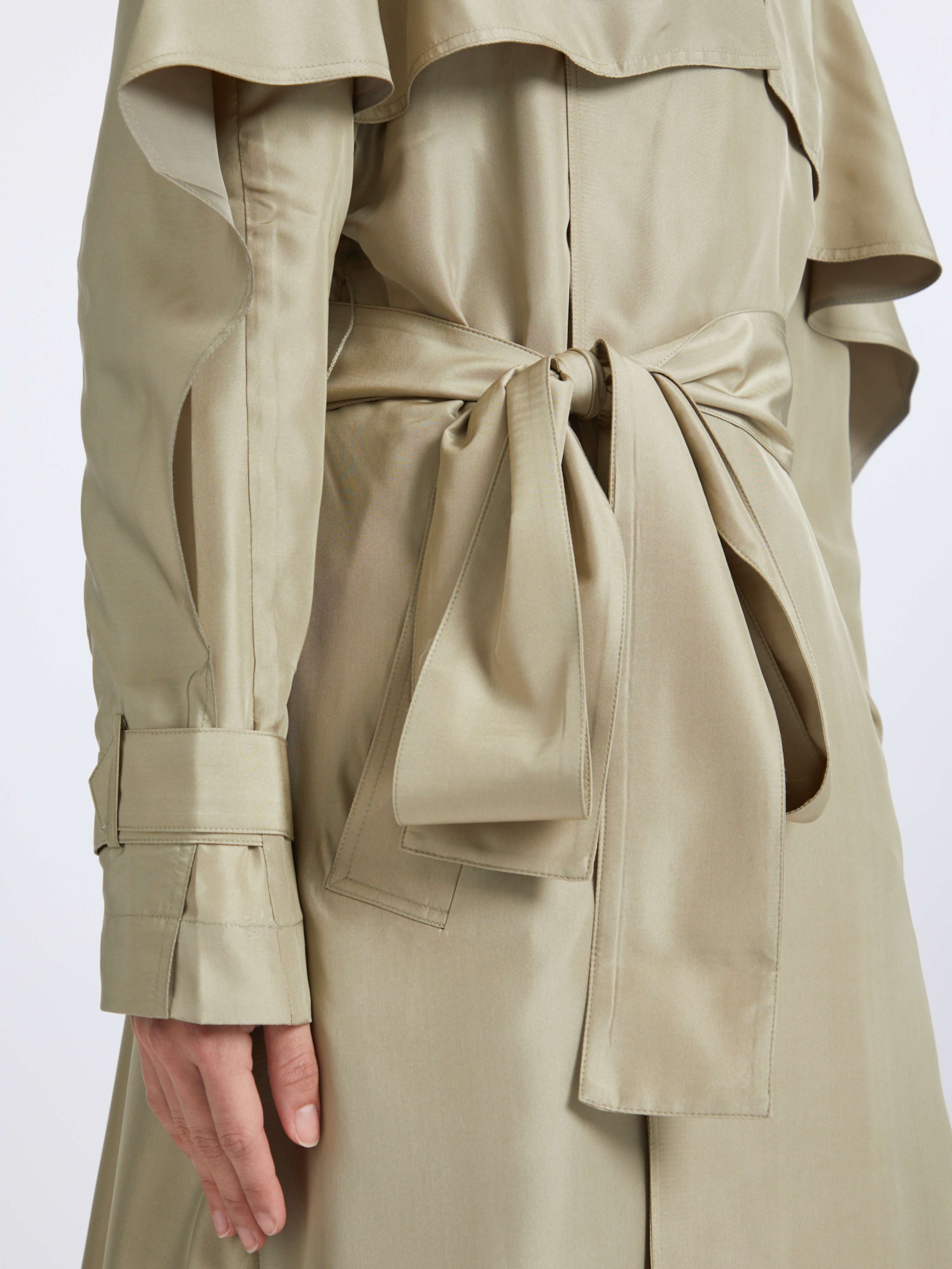 Model Ecommerce by Clarissa Buono