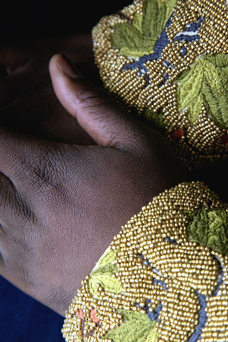 Embroidered sleeves - DeeAiWai Collab by Emma Boittiaux