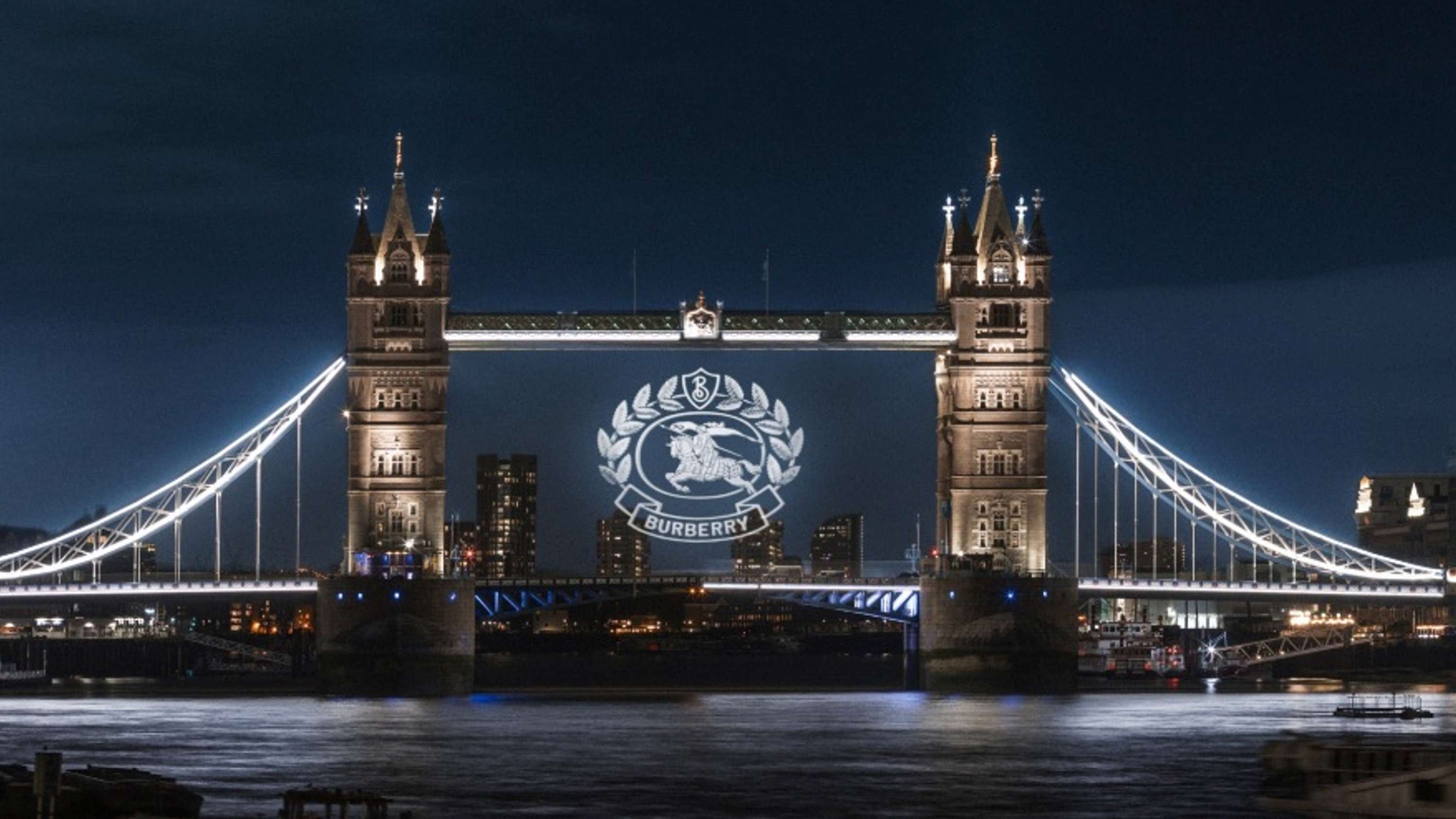 BURBERRY LFW | TOWER BRIDGE HOLOGRAM 2022 by Georgina Raye
