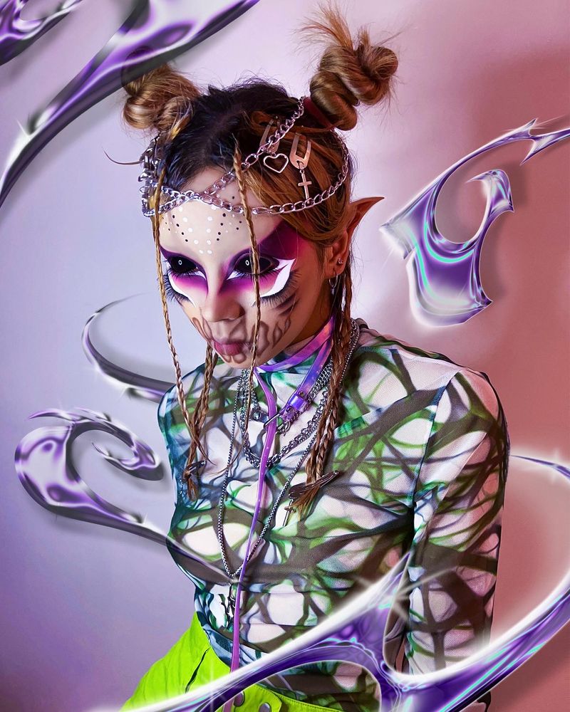 Alienation or body modification? by @ambrxx_ 