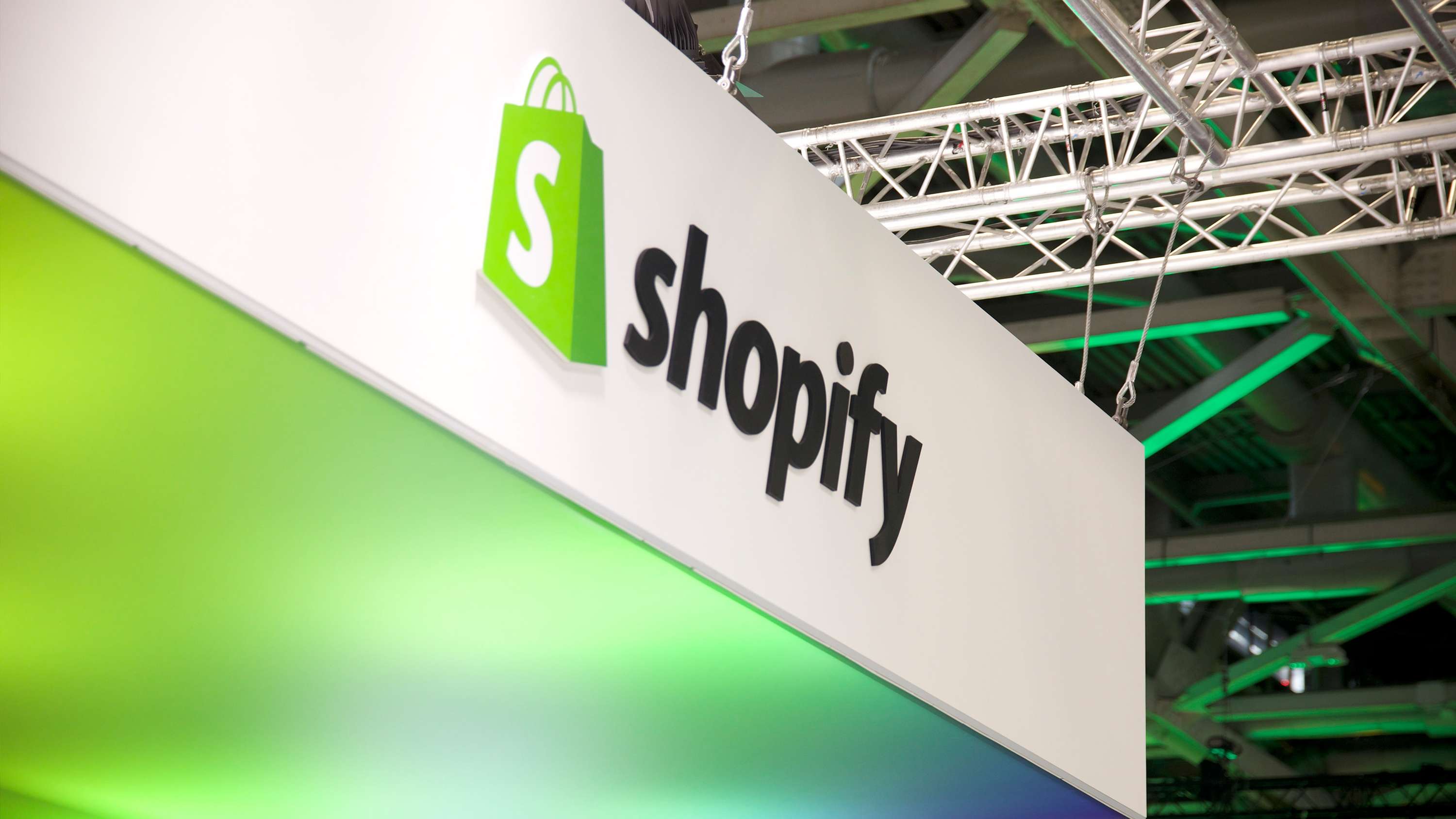 Shopify stand, Paris Retail Week by B&J