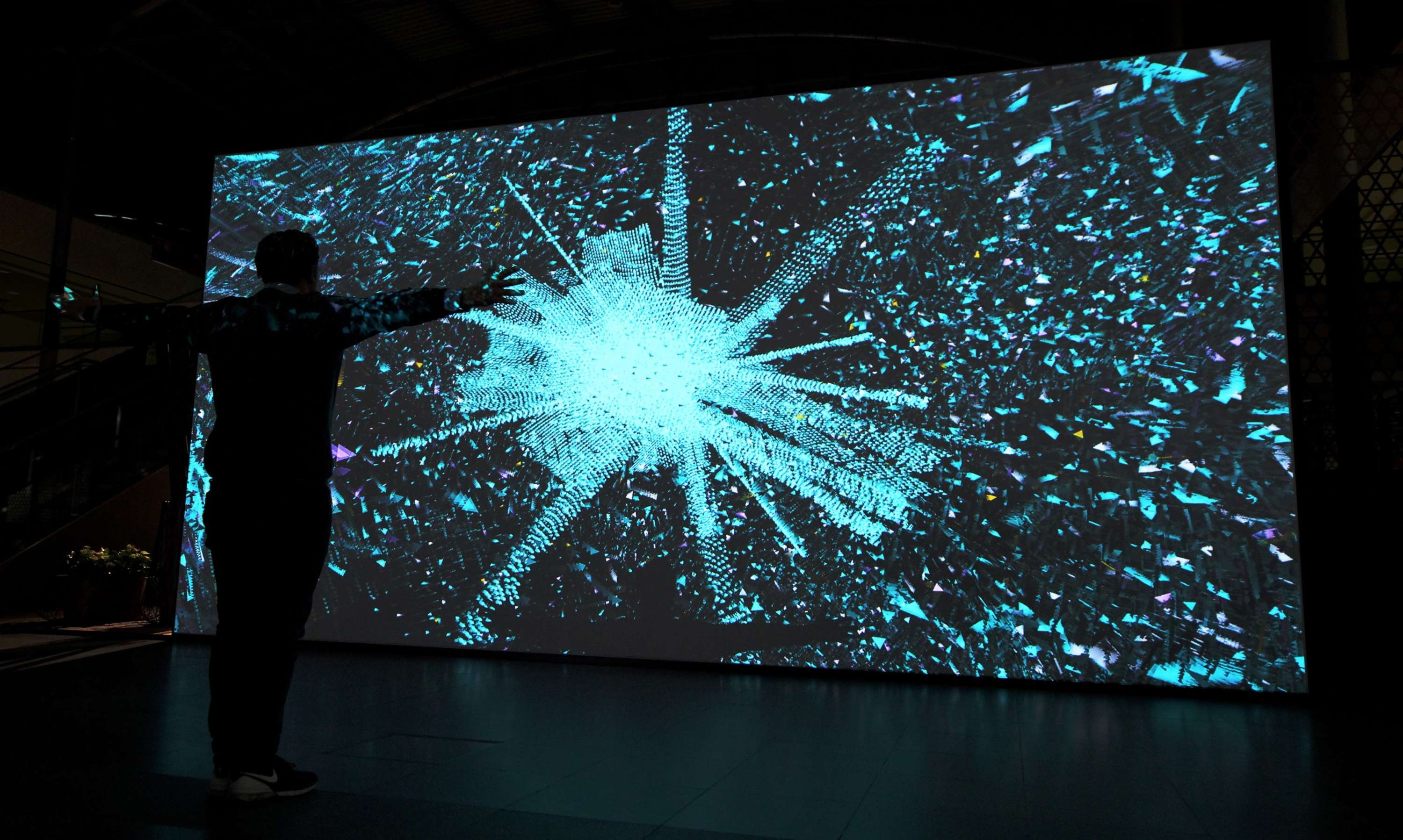 FLUX - interactive visual installation by Yves Peitzner