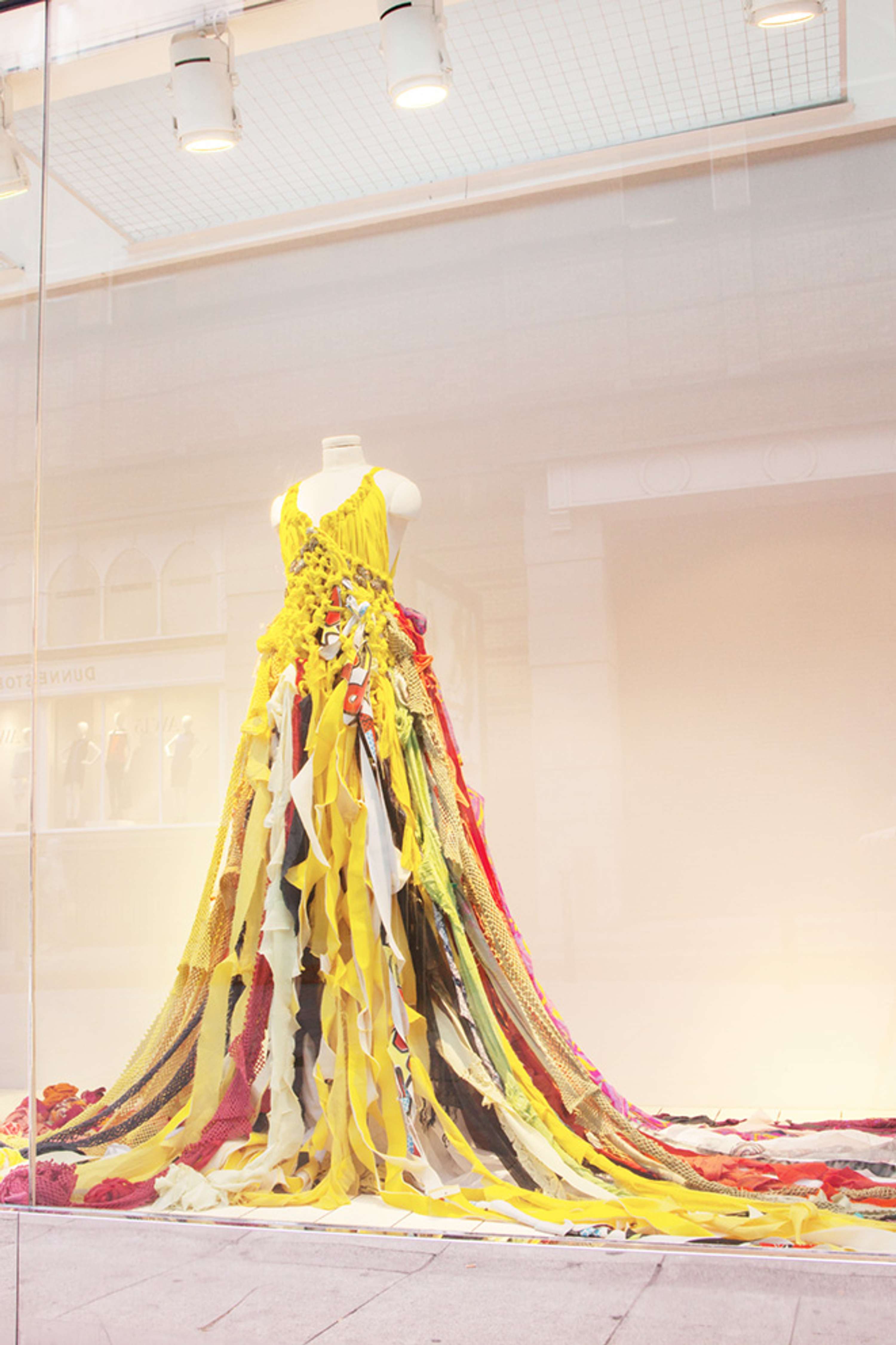 FASHION RECYCLING WEEK - CLOSE THE LOOP by Genieve Couture
