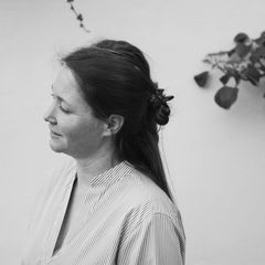 Naomi Folb