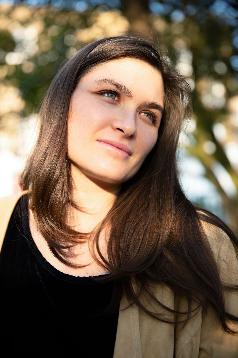 the colours of spring: an outdoor portrait session with Bea by carla cuomo