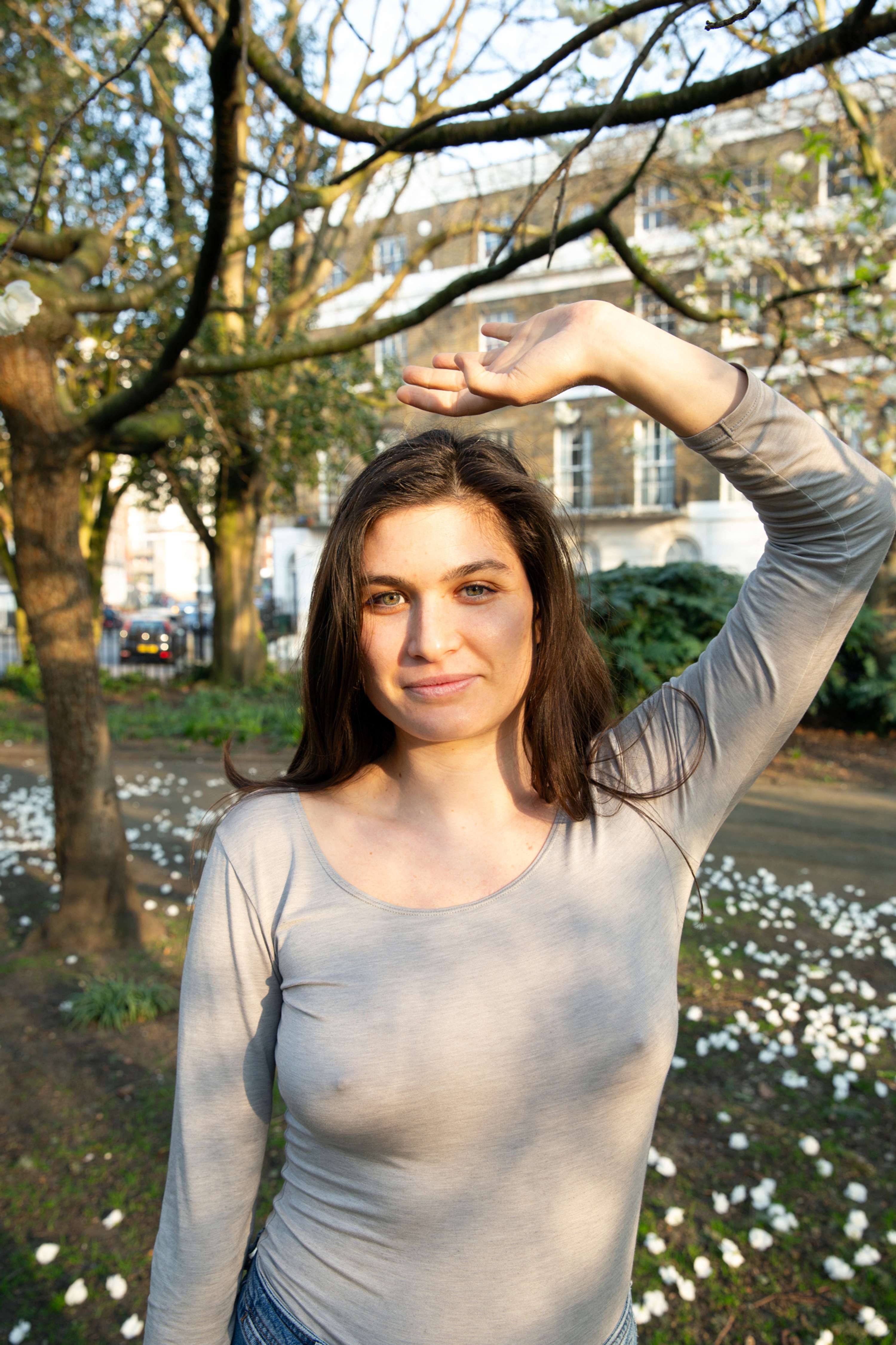 the colours of spring: an outdoor portrait session with Bea by carla cuomo