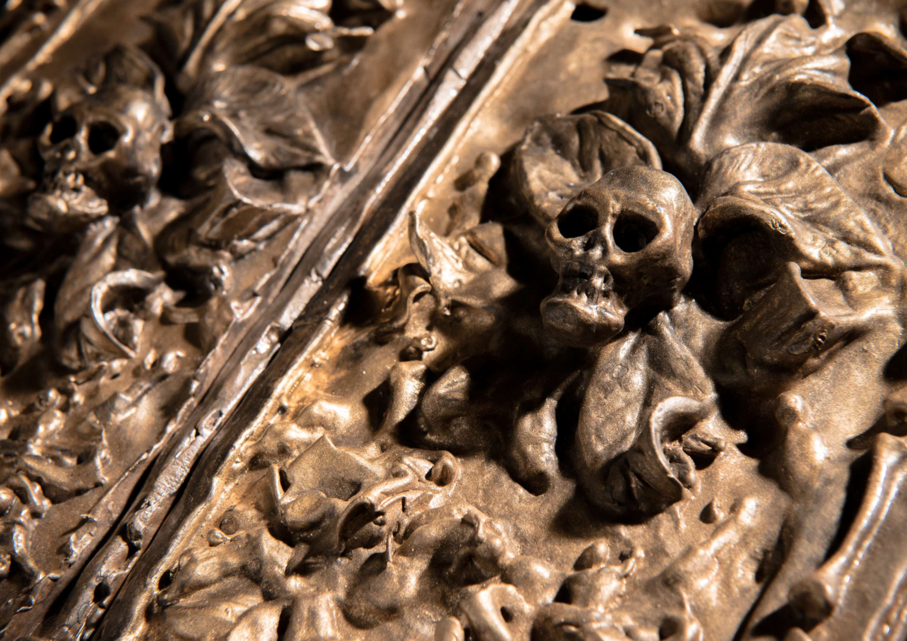 Rebranding on Alexander McQueen by Saskia Lubnow