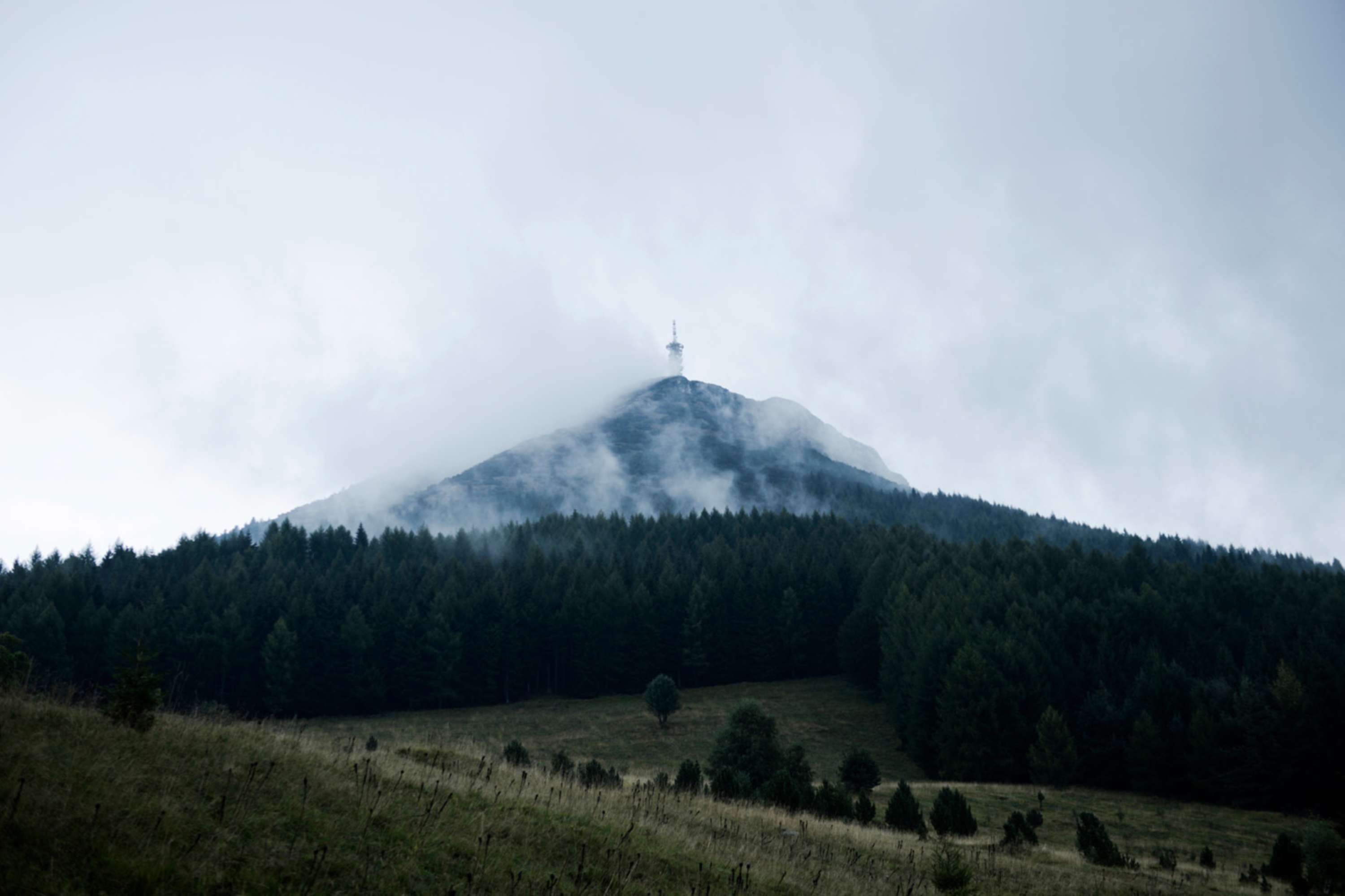 Rapha - Cent Cols by Owen Richards