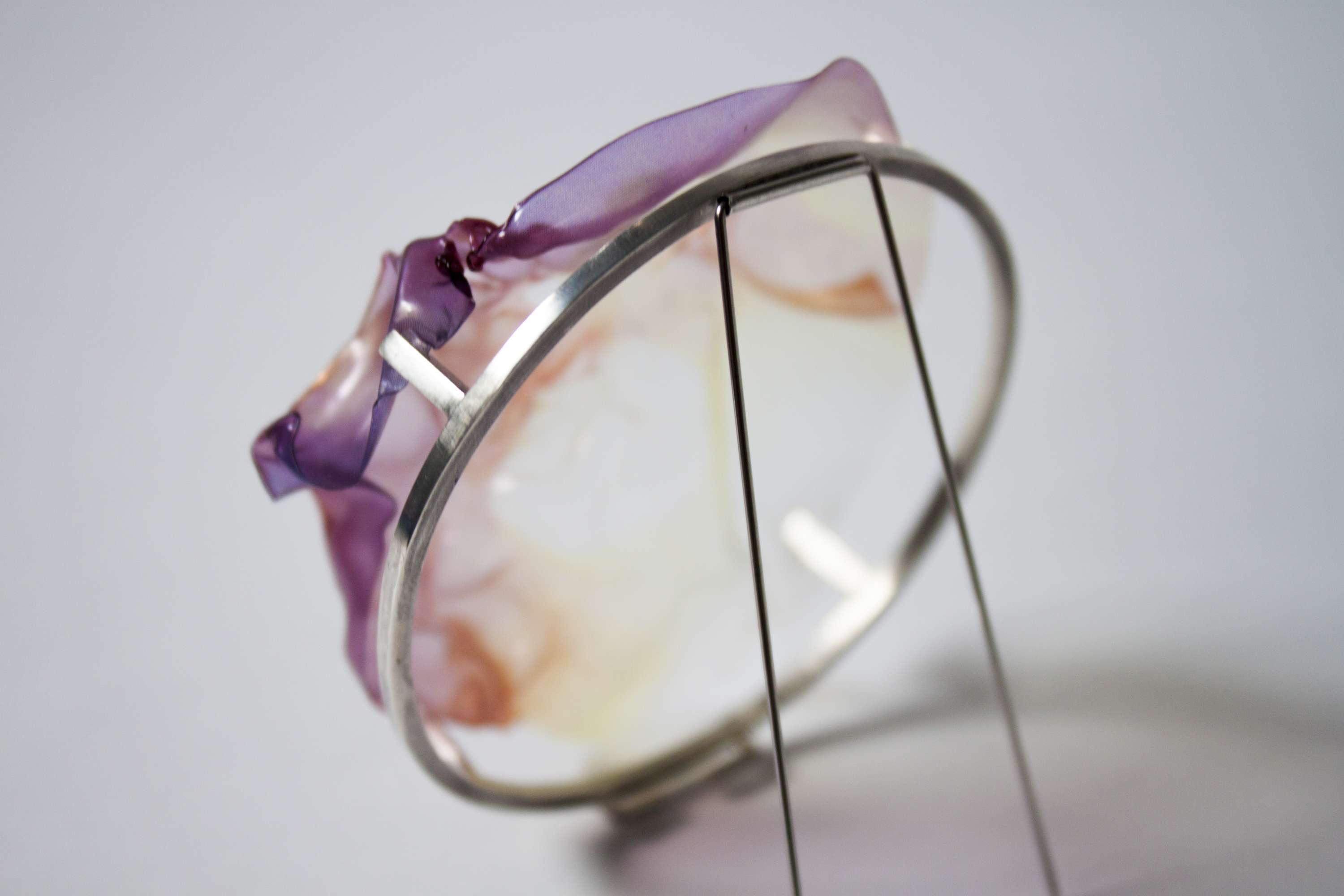 Memory of an instant: The Ephemeral Brooches by Eea Vatanen