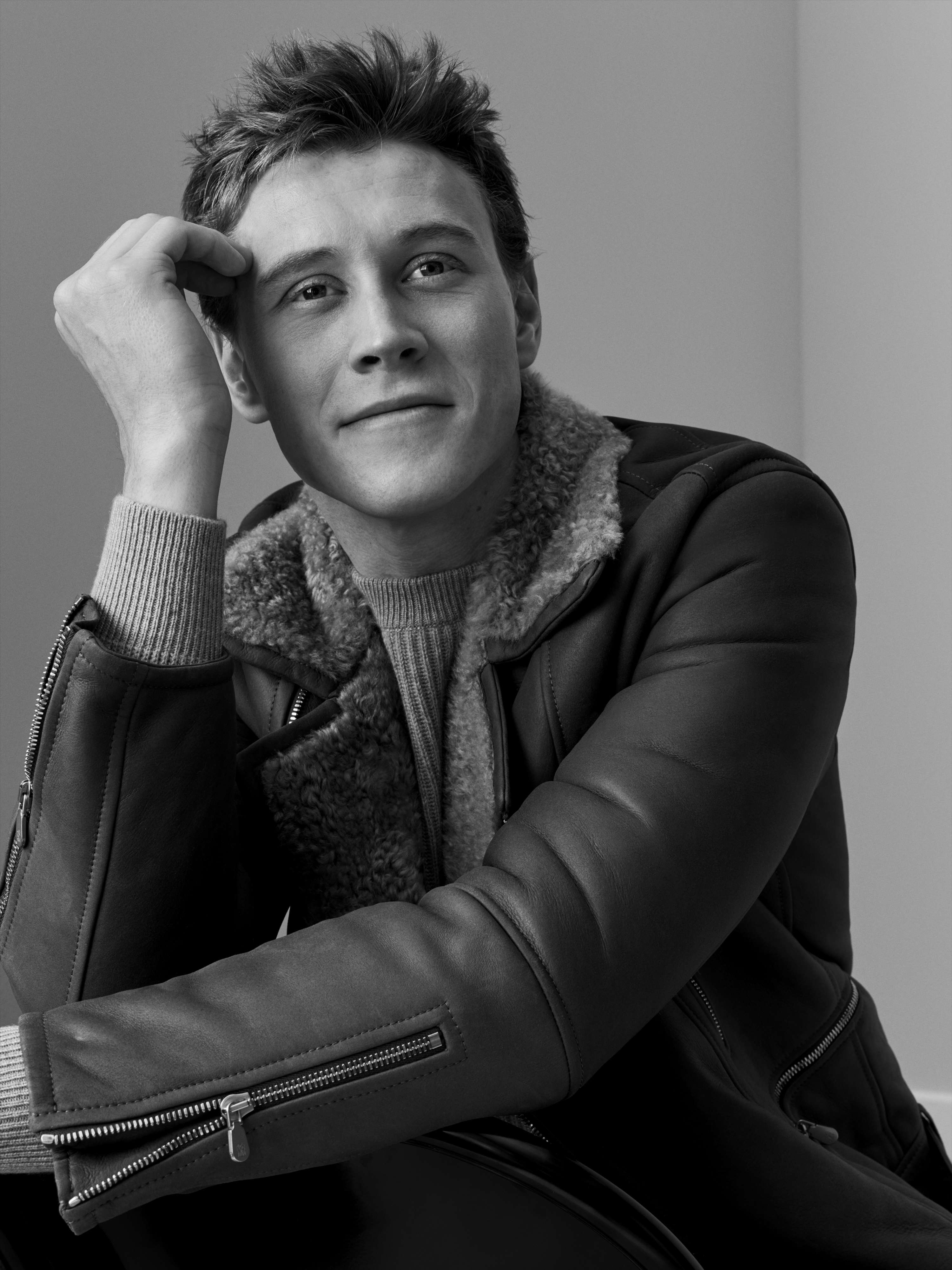 https://images1.the-dots.com/940929/170621-mrporter-shot-04-039.jpeg?p=projectImageFullJpg