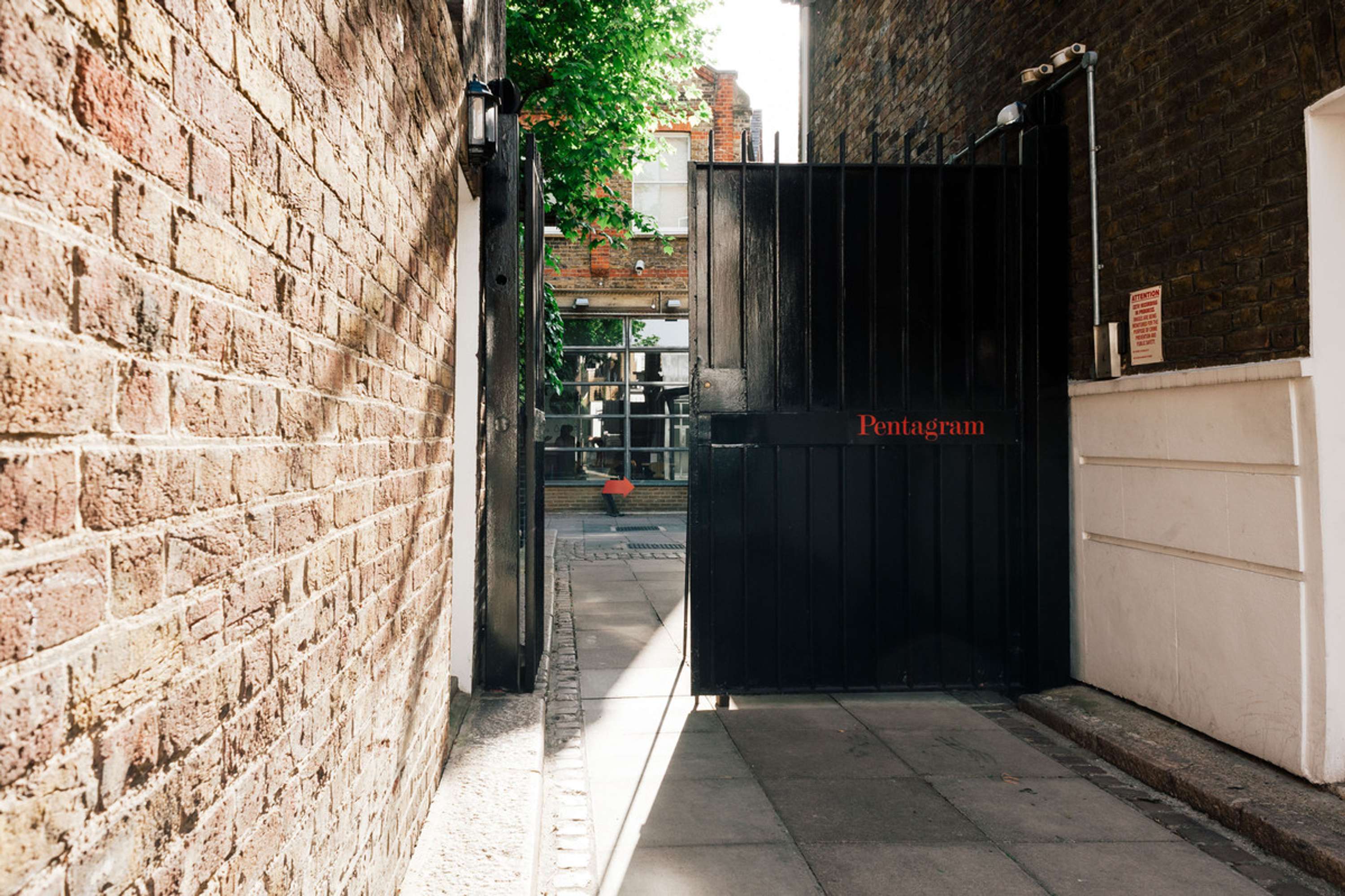 THE DOTS GRAPHIC DESIGN PORTFOLIO MASTERCLASS by Pentagram