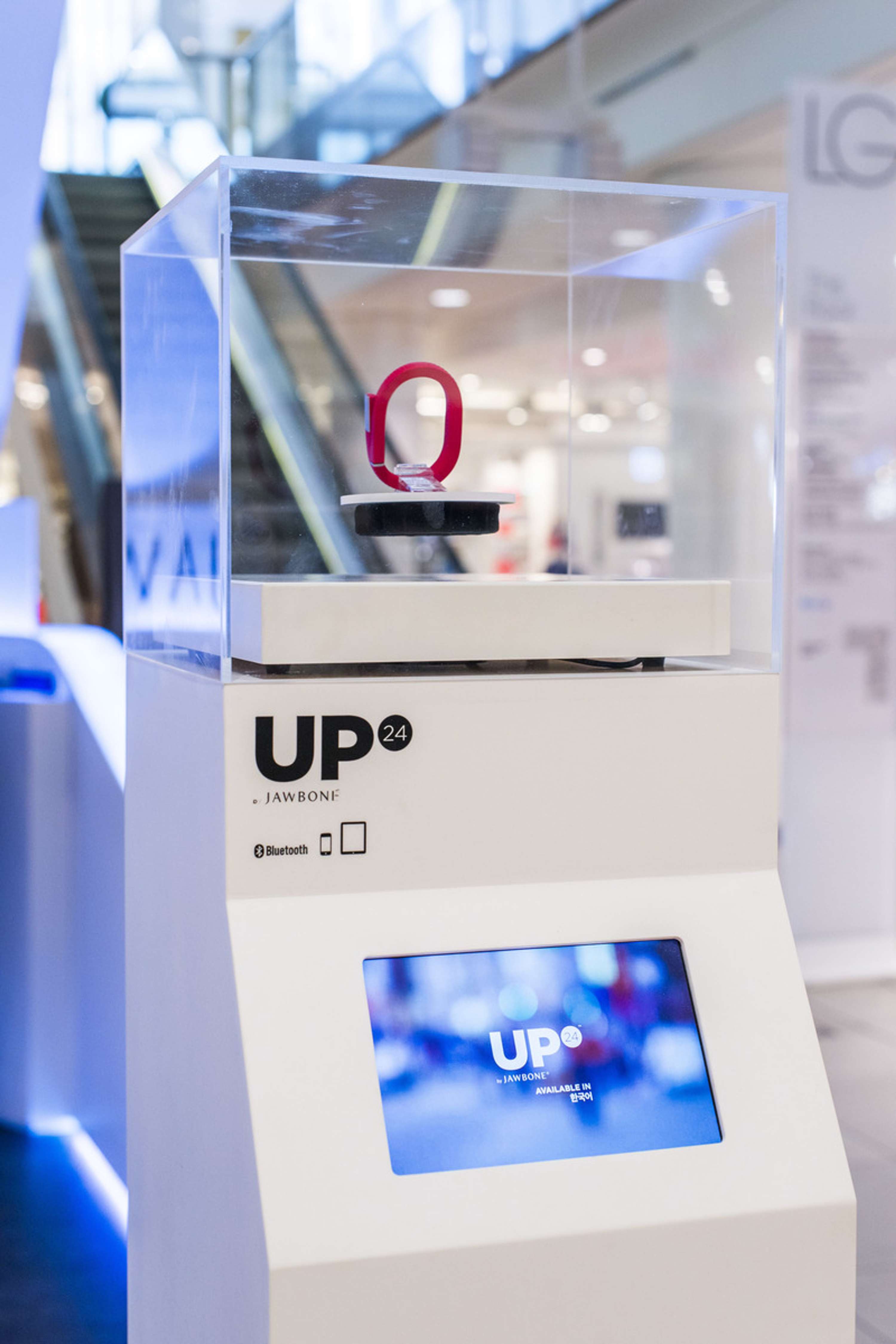 Jawbone Stand at Selfridges by sofia Risler