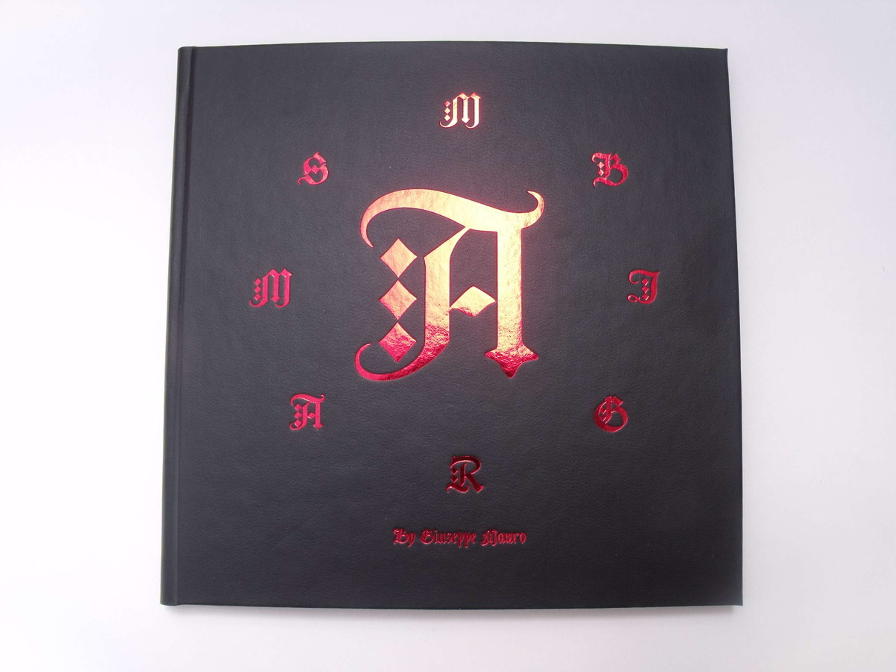 Ambigrams by Giuseppe Mauro