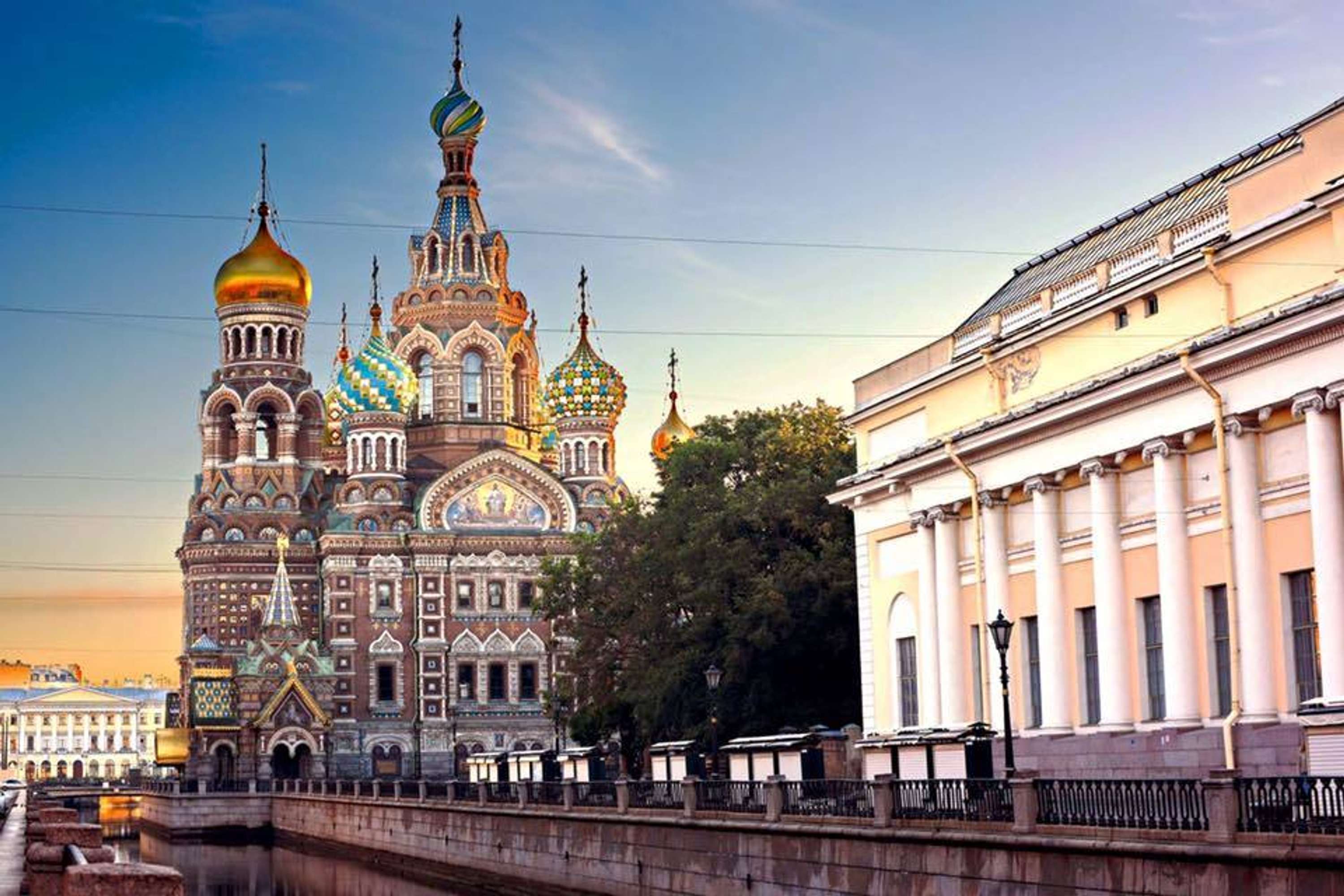 Russian st. Часовня Спаса на крови в Санкт-Петербурге. Храм Христа Спасителя на крови в Санкт-Петербурге. Храм Спаса на крови часовня. Часовня музей спас на крови.