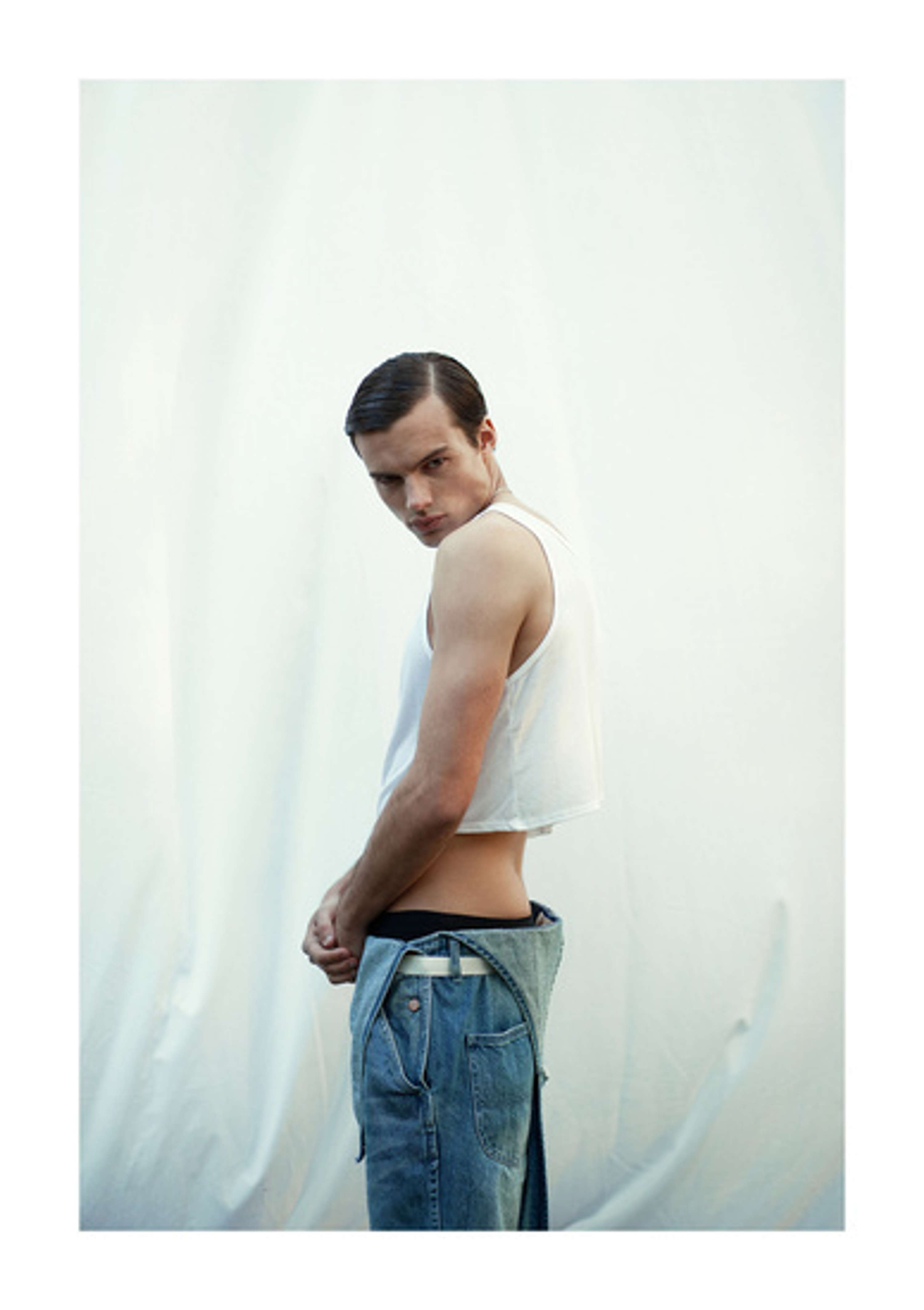 W by Eivind Hansen
