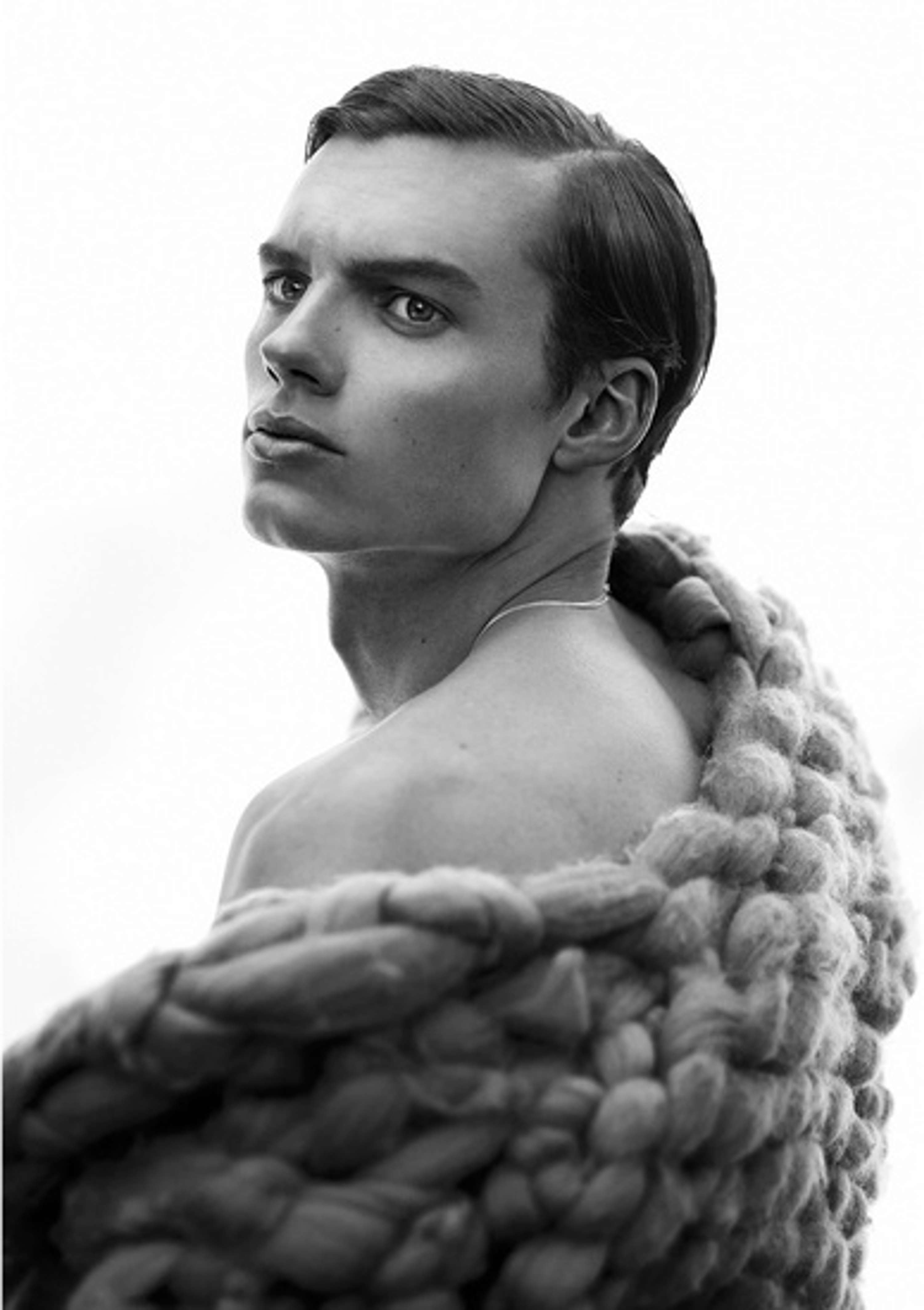 W by Eivind Hansen