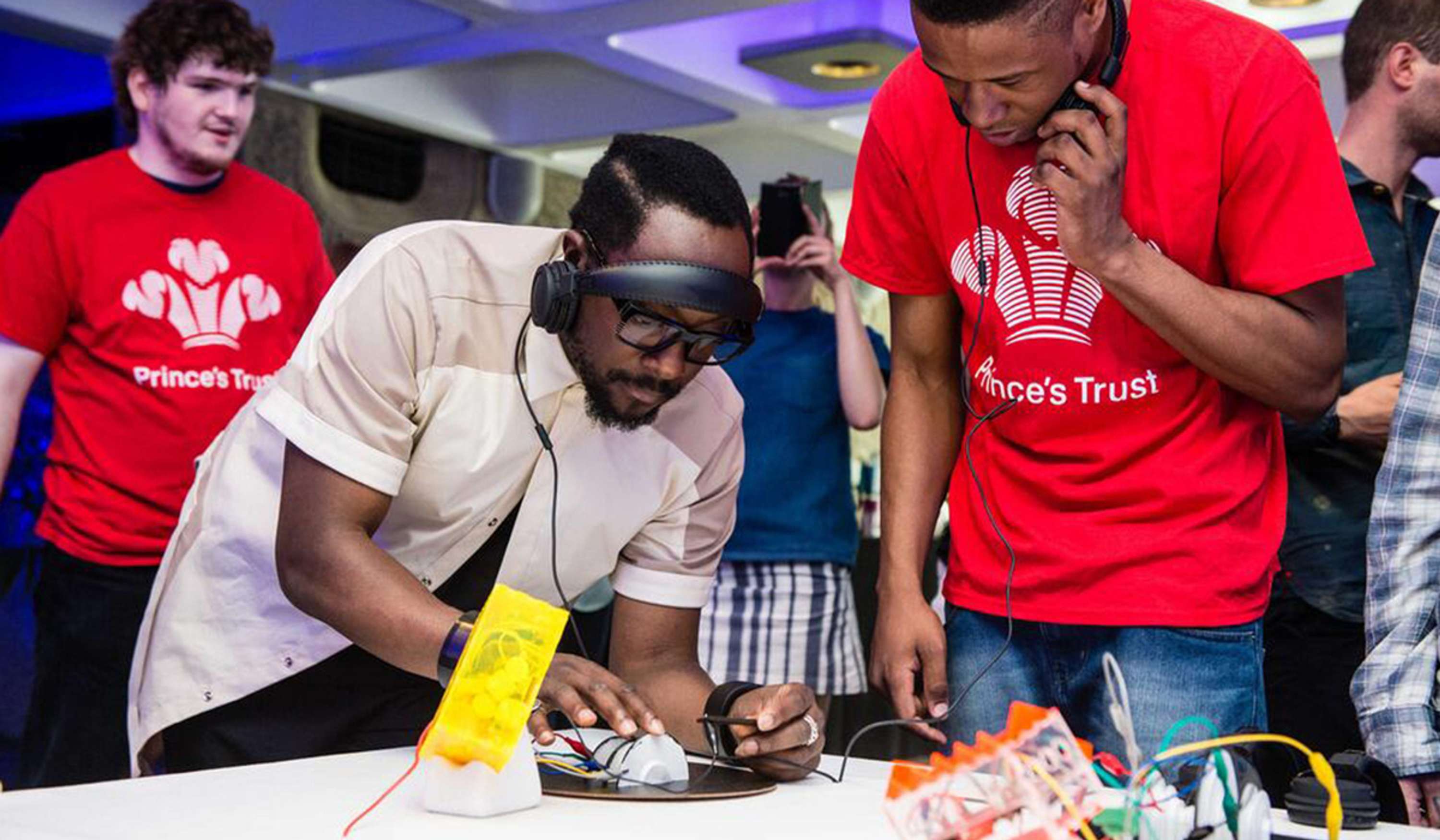 WE BELIEVE IN LEARNING THROUGH MAKING by Makerversity
